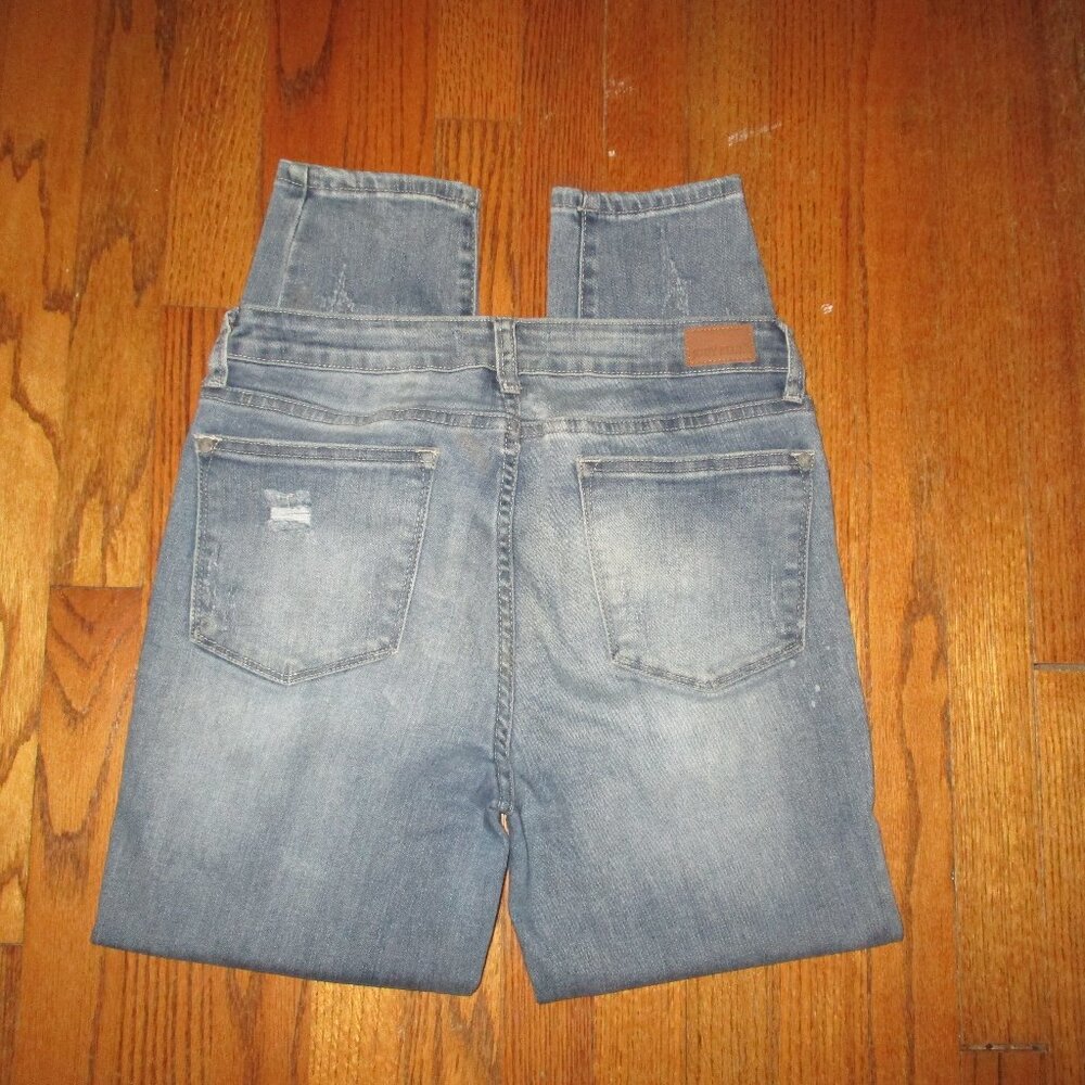 JUDY BLUE Relaxed Fit Mid-Rise Jeans
